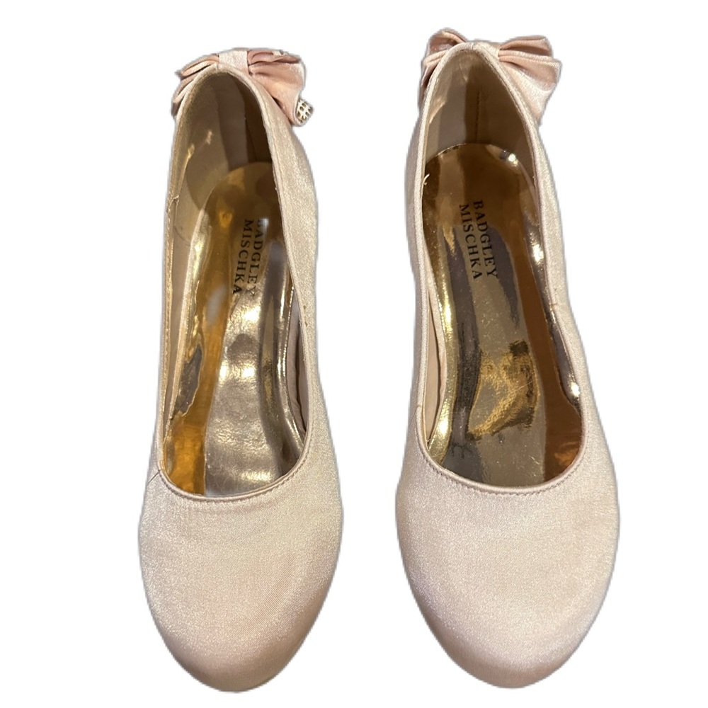 Badgley Mischka Kids Lily Satin, Rose Gold dress shoes, Size 2